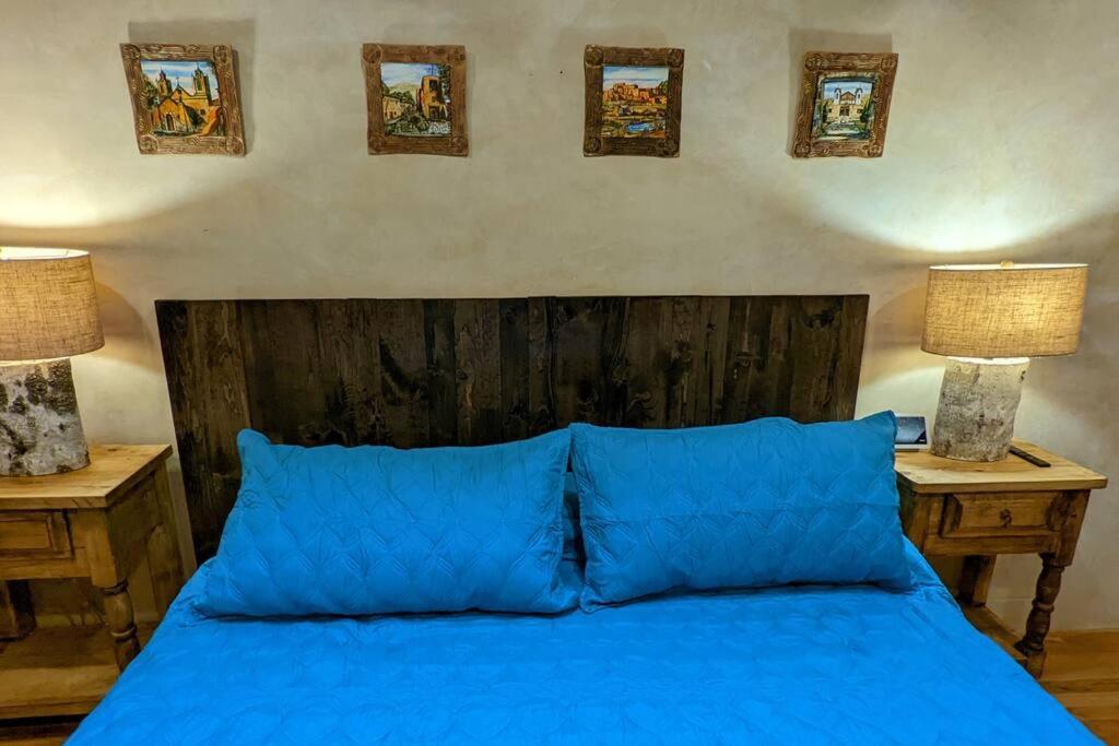 Magical Santa Fe Stay, Minutes From Town Square, Sleeps 4, Includes Free Parking And Outdoor Hot Tub! Extérieur photo