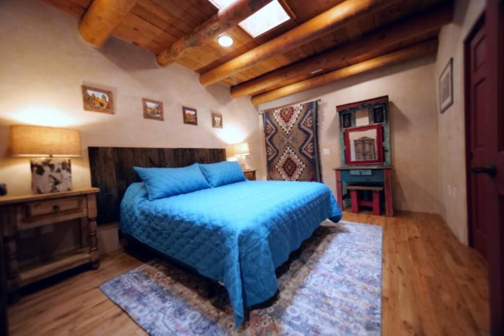 Magical Santa Fe Stay, Minutes From Town Square, Sleeps 4, Includes Free Parking And Outdoor Hot Tub! Extérieur photo